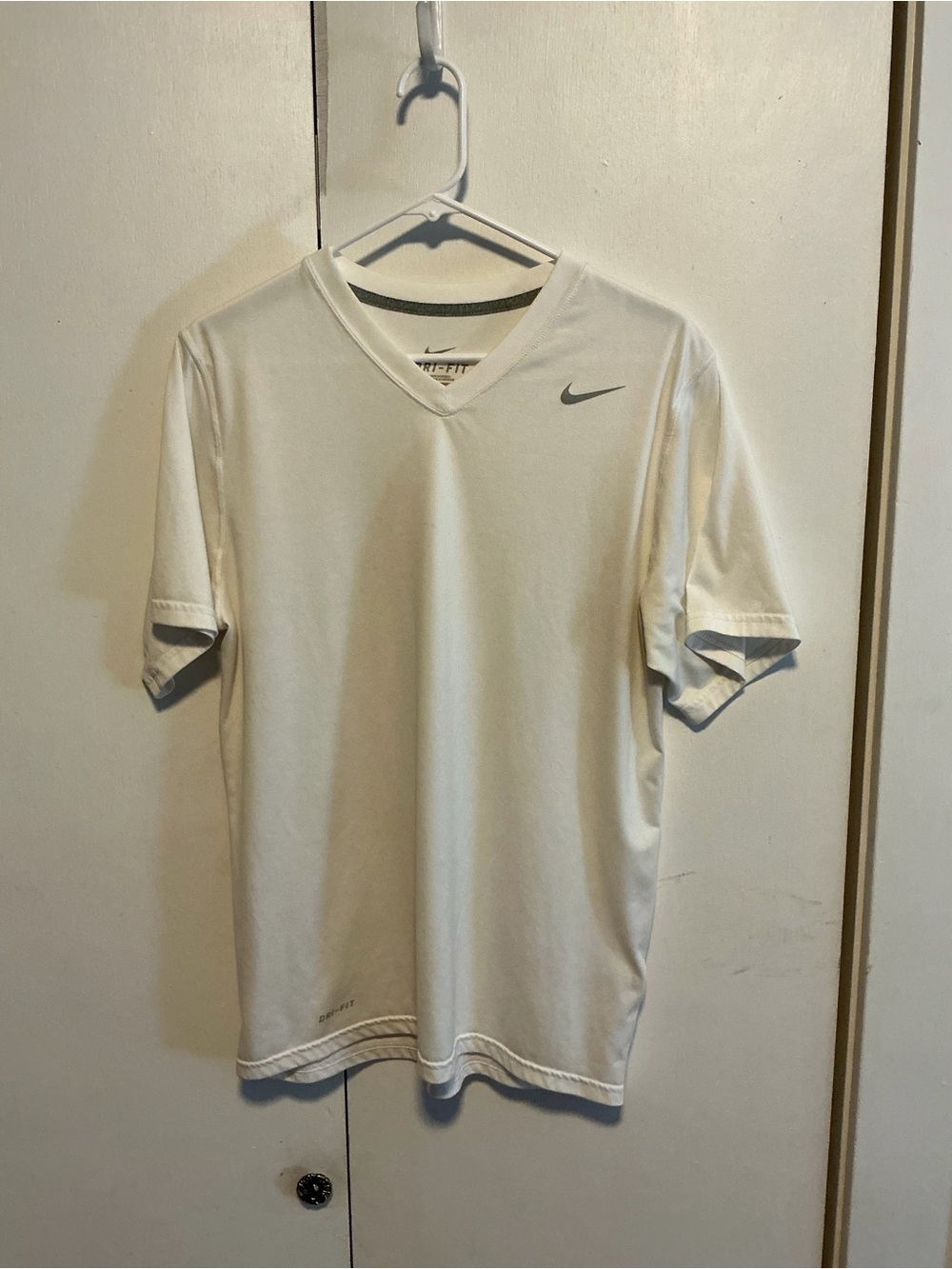 Nike Men’s White V-Neck Short Sleeve Athletic Tee - Picture 1 of 3